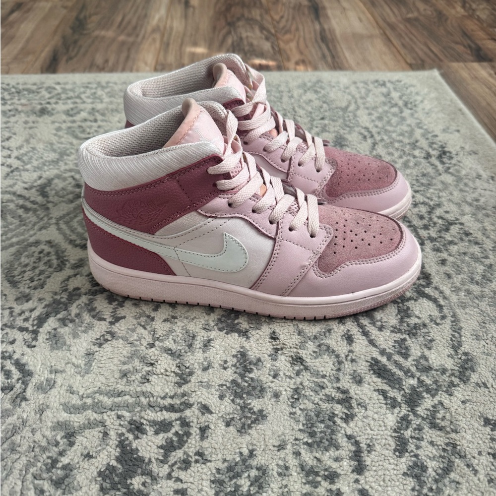 Nike Jordan 1 Digital Pink
